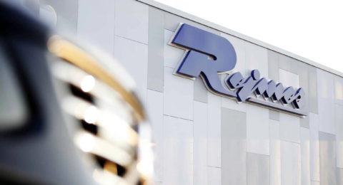Rejmes dealership in Halland where electronic key management improves efficiency and prevents key loss.