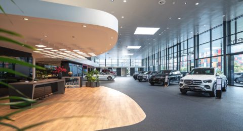 Cars in Merbag’s state-of-the-art dealership in Adliswil, where electronic key management ensures full control.